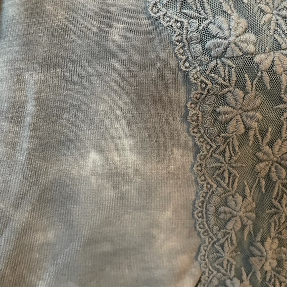 💃🏻3/$35 Soft Tank - Picture 3 of 3